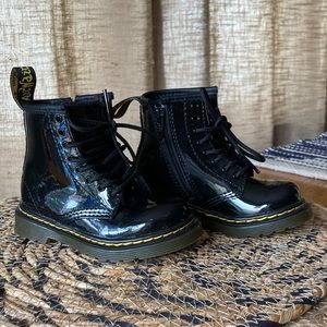 DOC MARTEN PATENT LEATHER LACE UP BOOTS size 7 toddler